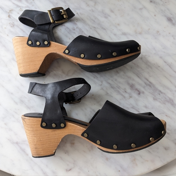 Lisa B Peep Toe Wooden Clog - Picture 3 of 15